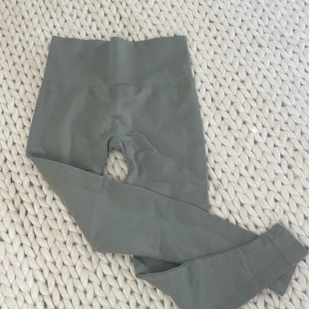 SET Active leggings